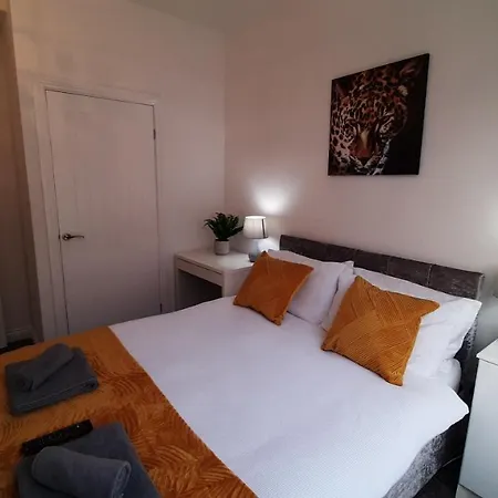 Finsbury House 3 Bedrooms Workstays Uk Video Tour Available * Middlesbrough