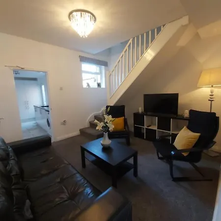 Finsbury House 3 Bedrooms Workstays Uk Video Tour Available Holiday home *