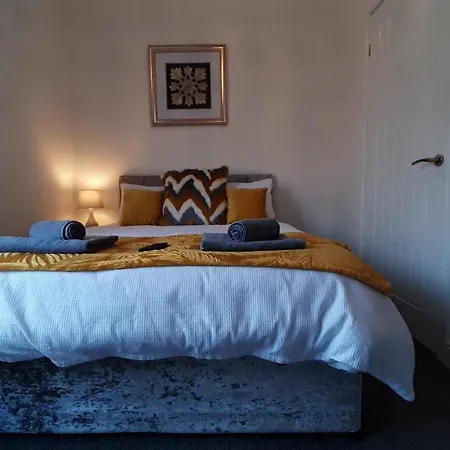 Holiday home Finsbury House 3 Bedrooms Workstays Uk Video Tour Available