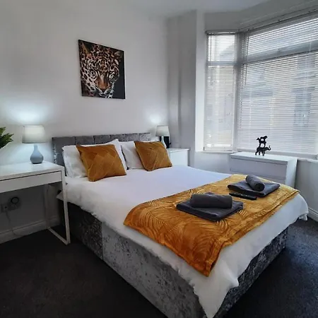 Finsbury House 3 Bedrooms Workstays Uk Video Tour Available Holiday home *